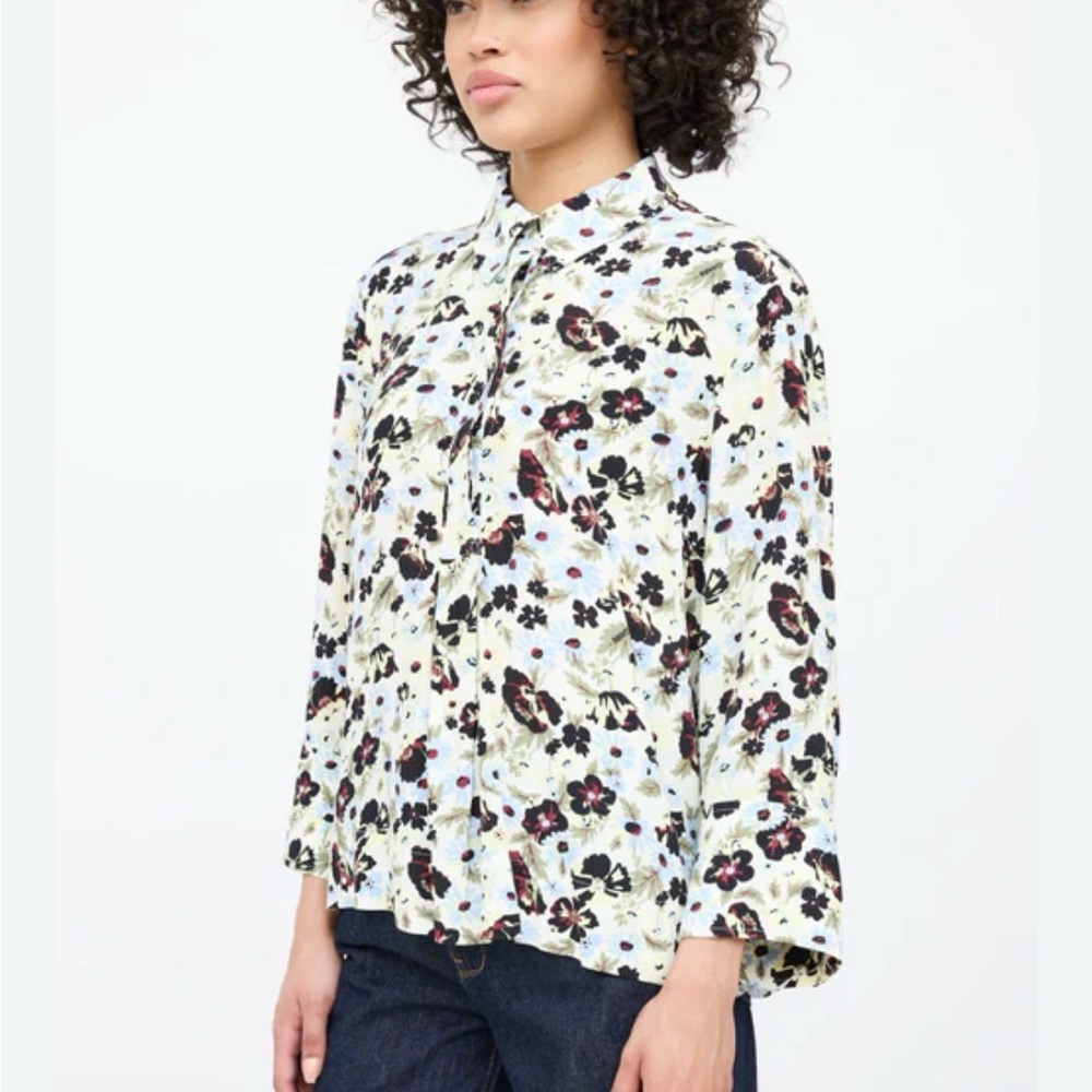 Ganni floral-print crepe blouse